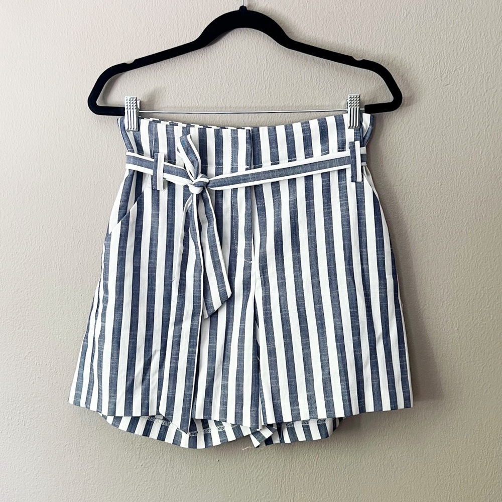 7th Ave Design Studio New York & Company white/blue stripe belted trouser shorts